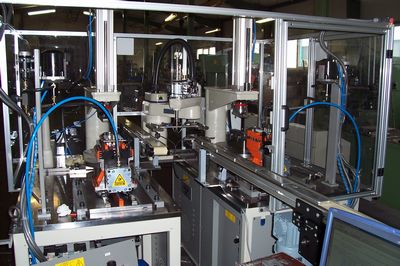Automatic trimming line