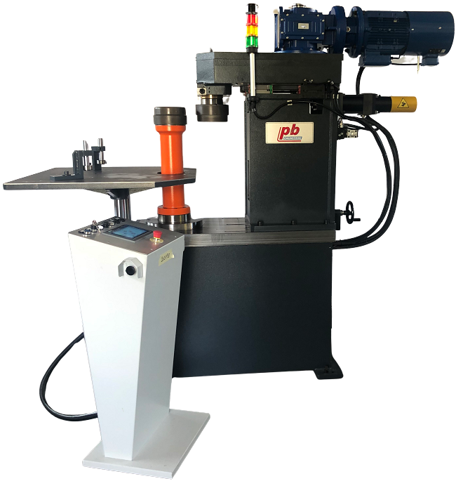 <b>RCM 8</b> - Bördel und Beschneidemachine mit motorisierten Messern ohne Werkzeugaufnahme.